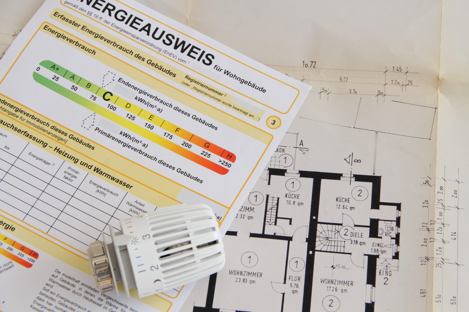Energieausweis mit Heizungsthermostat Energieausweis, Energieberater-Pflicht, Unterstützung durch EnBeWo, Helmut Wortmann in Bielefeld